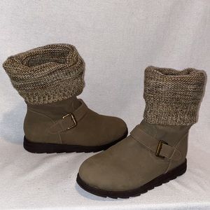 Mukluks Women's Sky Boot with Marl Sweater Knit Cuff Mid Taupe/Brown Size 7